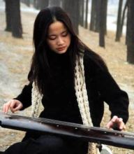 宿州市古琴演奏家（巫娜）的演奏特点与风格